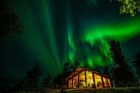 How and Where to See Northern Lights in Canada | Arctic Lodges