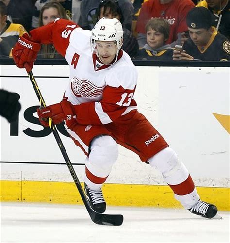 Red Wings' Pavel Datsyuk likely won't need knee surgery, plans ...