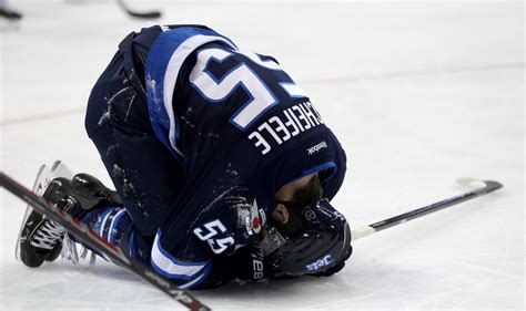 Winnipeg Jets forward Mark Scheifele out with knee injury | CTV News