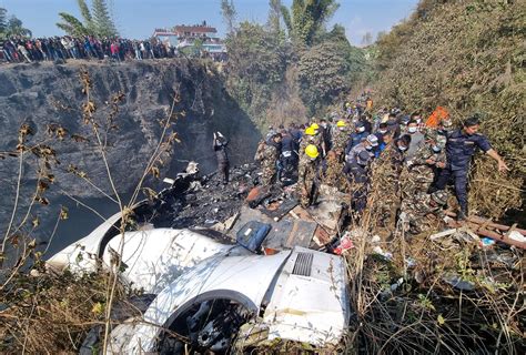 Accidente aéreo provoca 72 fallecidos en Nepal - Radio La Primerisima