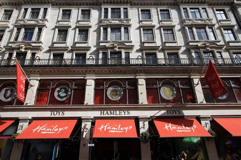 Hamleys toy store façade cleaning | Thomann-Hanry®