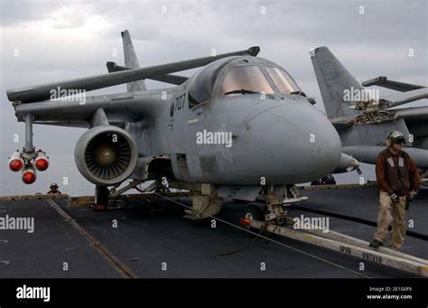 Lockheed S-3 Viking Stock Photo - Alamy