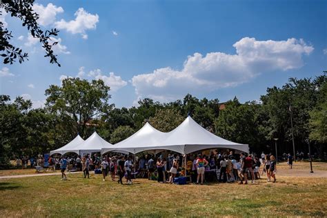 Student Activities Fair showcases on-campus clubs | Rice News | News ...