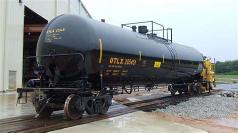 Vehicle - Rail - Rolling Stock (Freight) - UTLX Single Dome, 30K ...