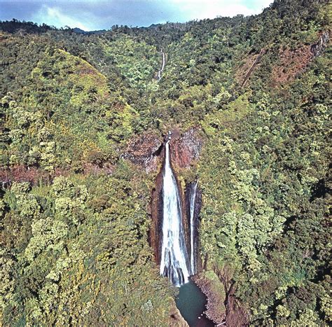 Akaka Falls | Hawaii, Big Island, Nature Reserve | Britannica