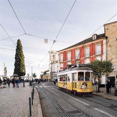 The Top 9 Things to Do in Lisbon's Alfama Neighborhood