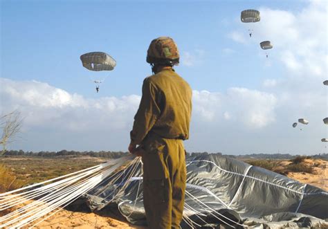 The pioneering spirit: A look back at Israel’s famed paratroopers ...