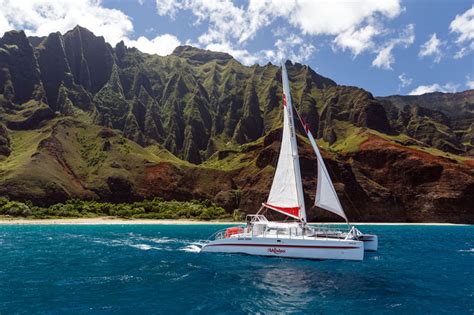 Kauai Na Pali Sunset Cruise on the Akialoa