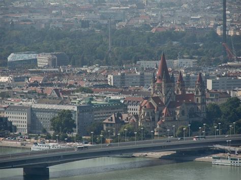 Premium Photo | Vienna at the danube river