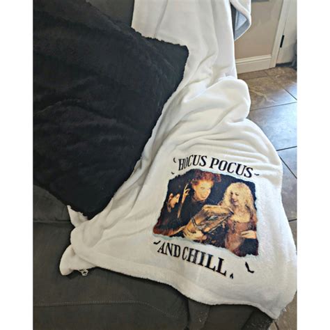 Hocus Pocus and Chill Blanket – Neselle Boutique