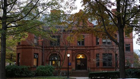 All three of Yale College’s most popular fall 2023 courses are ...