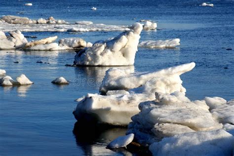 Drifting Ice on river stock image. Image of snow, spring - 8206485