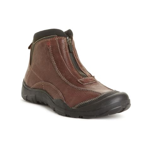 Clarks Desoto Waterproof Boots in Brown Leather (Brown) for Men - Lyst