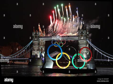 Tower bridge london night fireworks hi-res stock photography and images - Alamy