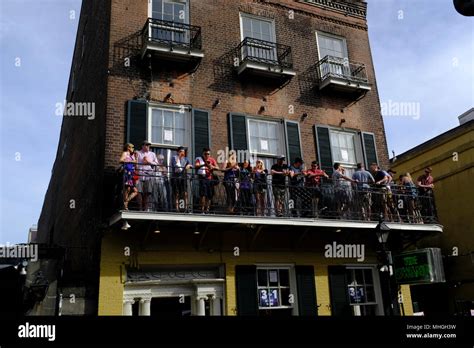 New orleans bourbon street balcony hi-res stock photography and images ...