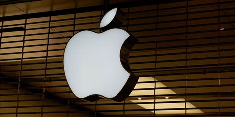 Apple Branded a Cult, Android Branded a Monopoly... [Tech News Digest]