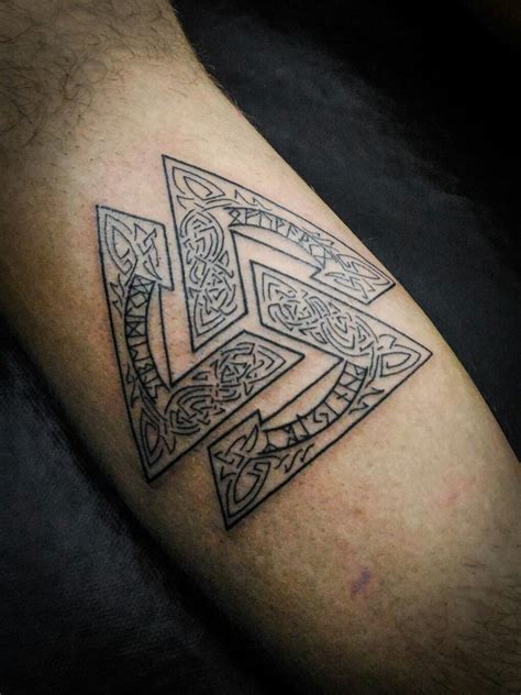 Valknut _ Tattoo | Scandinavian tattoo, Sleeve tattoos, Viking tattoos