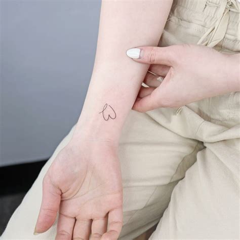 11+ Wrist Heart Tattoo Ideas That Will Blow Your Mind!