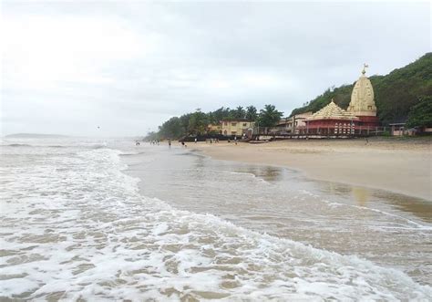 Why Ganpatipule Beach Can Be Risky for Swimmers