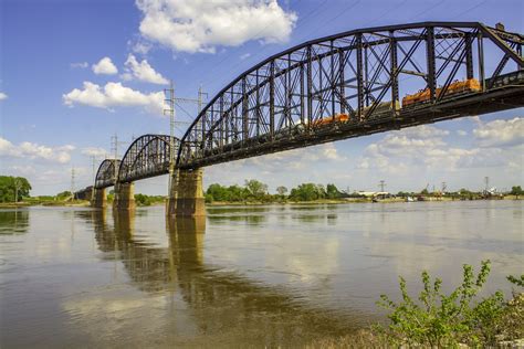 Bridge That Crosses The Mississippi River at Christopher Lewis blog