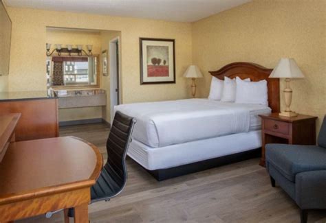 Room Rates & Details | Red Lion Hotel Port Angeles Harbor