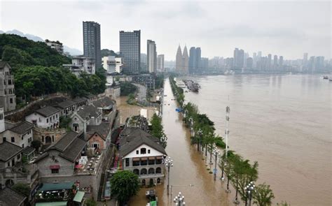 China braces for more flooding as Yangtze River breaks its banks