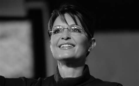 Sarah Palin Glasses: A Guide to Identifying Her Signature Glasses