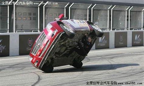 Amazing Pics: {SamsoNgroup} Awesome live Car Stunts