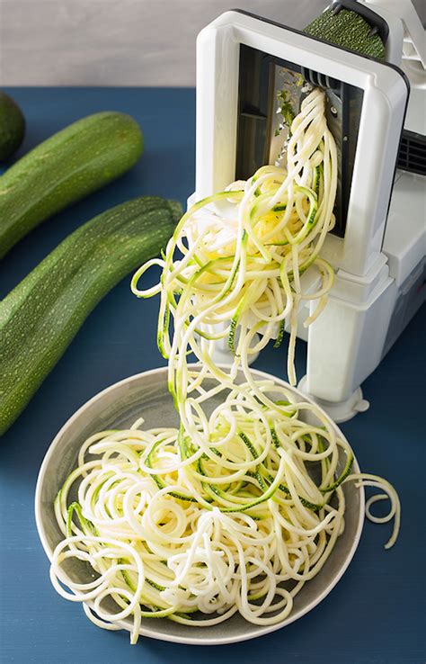 Thai-Flavored Zucchini Noodles (Inspired by Som Tum) - The Vegan Atlas