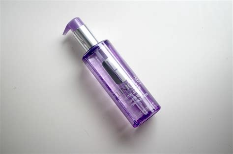 Eau So Lovely : Clinique Take The Day Off Cleansing Oil Review