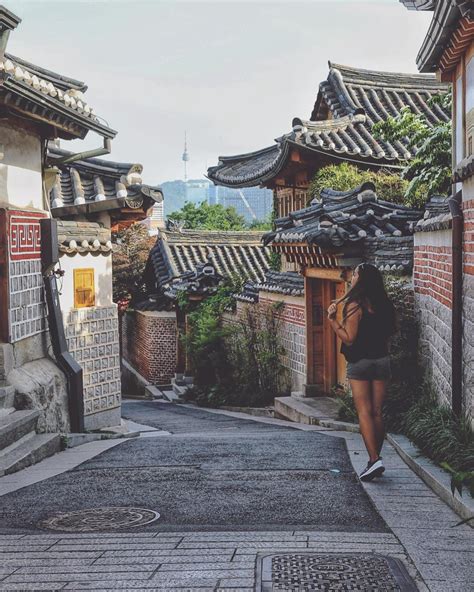 Detailed guide to Bukchon Hanok Village