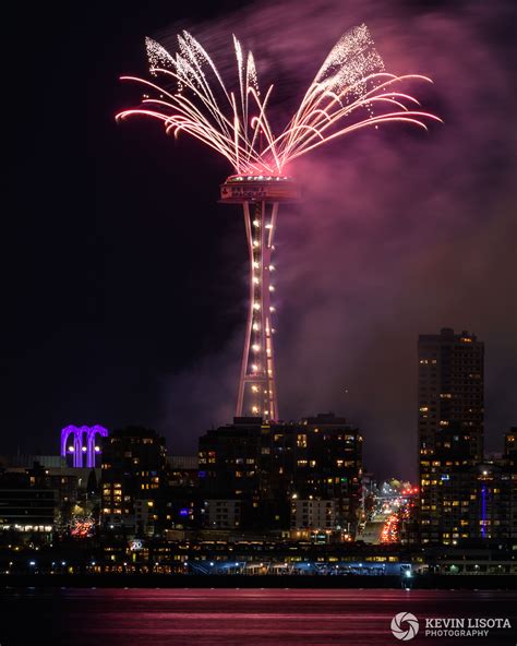 Happy New Year! Fireworks from Seattle's Space Needle 2018 – Kevin ...