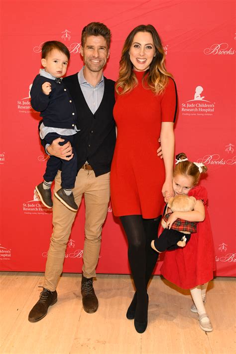 Pregnant Eva Amurri Martino and Kyle Martino have a family night out ...