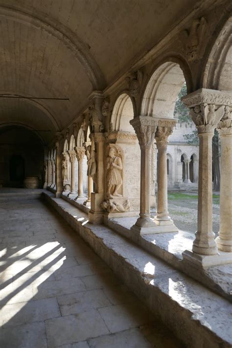 The Long Gallery inside Little Moreton Hall, England [OC][8688x5792] : r/ArchitecturePorn