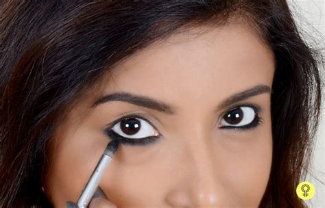 How To Apply Kajal On Eyes Perfectly? - Step by Step Tutorial | Eye makeup techniques, Eyeliner ...