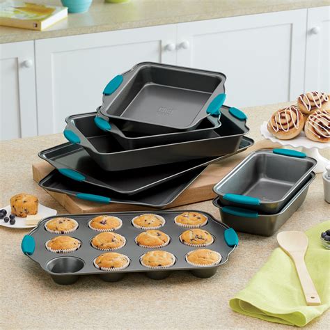 Chef Tested 8-Piece Bakeware Set with Silicone Handles | Seventh Avenue