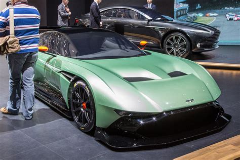 Aston Martin Vulcan | Official Spec, Pictures, and Performance ...