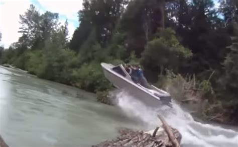 Video: Oh no they didn't! Boat fails that'll make you laugh - YBW