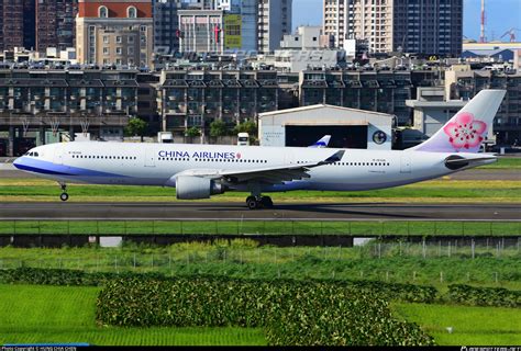 B-18308 China Airlines Airbus A330-302 Photo by HUNG CHIA CHEN | ID 787978 | Planespotters.net