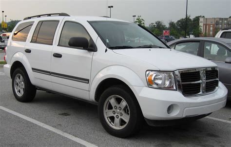 File:2007-2008 Dodge Durango.jpg - Wikimedia Commons