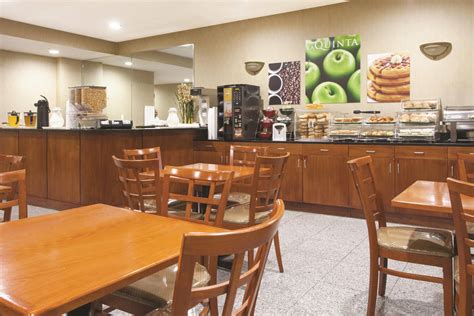 La Quinta Inn by Wyndham Queens (New York City) | Long Island City, NY Hotels