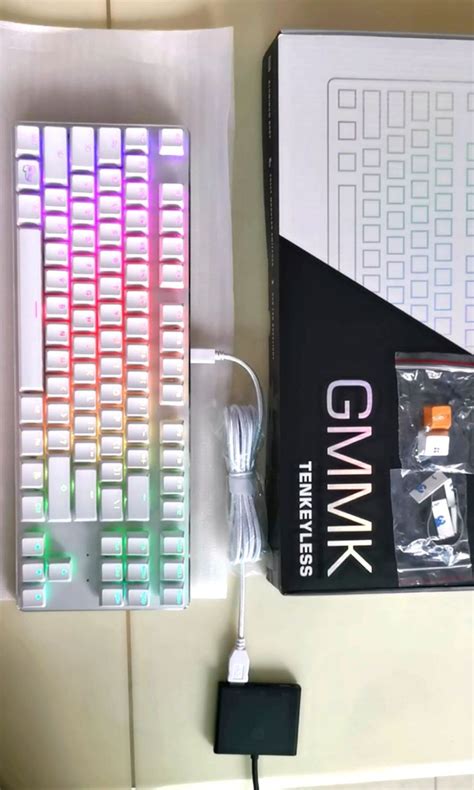 GMMK Tenkeyless RGB Keyboard (White) (Customisable), Computers & Tech ...