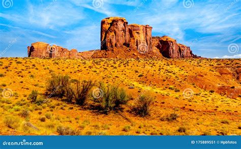 Massive Red Sandstone Buttes in Monument Valley Stock Image - Image of landmark, aboriginal ...