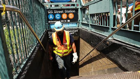 Harlem subway derailment leads to massive service disruptions in NYC - Curbed NY