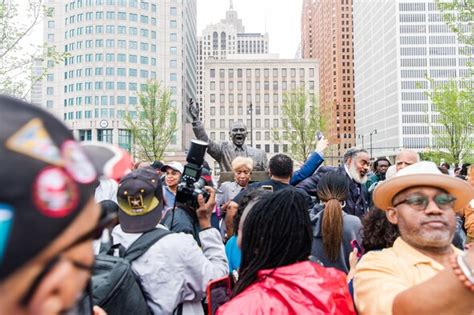 City of Detroit and Detroit NAACP unveiled new statue of Dr. Martin ...