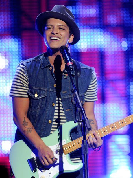 Bruno Mars performs live - Capital