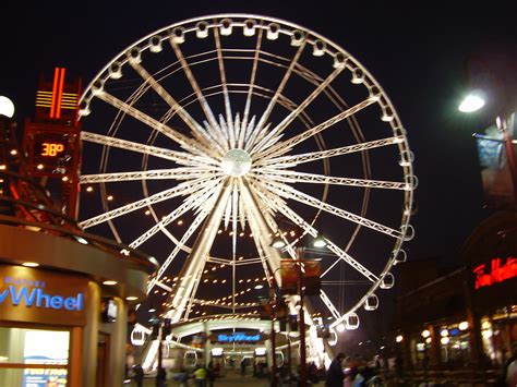 Skywheel ride at Clifton Hill | Skywheel, Niagara Falls. Nea… | Flickr