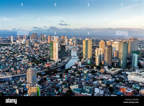 Manila Skyline Stock Photo - Alamy