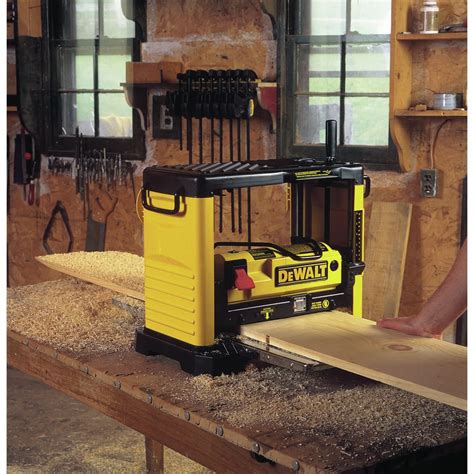 DeWalt DW733, DW734, and DW735 Planers: Differences and Upgrades - Machine Atlas