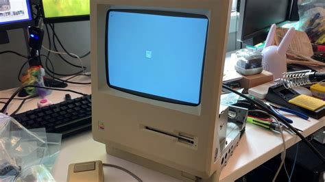 Macintosh Plus floppy mechanism - YouTube